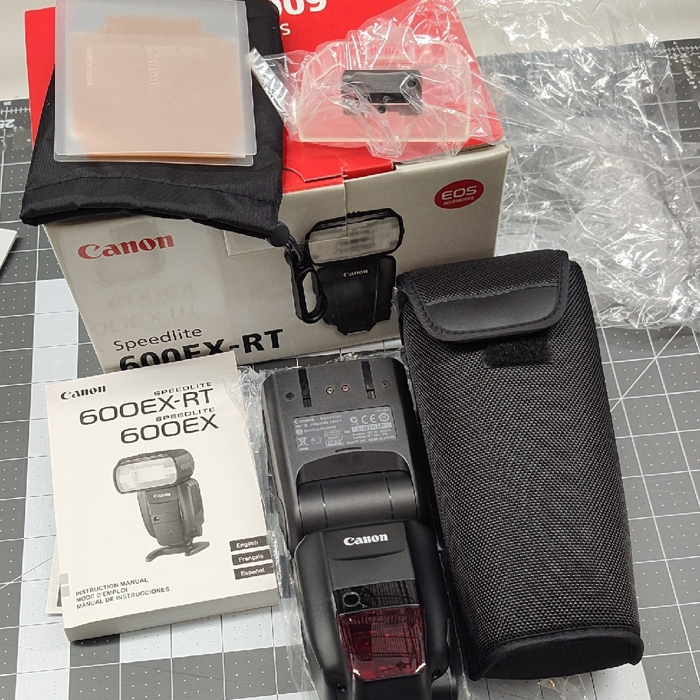 Canon Speedlite 600EX-RT Flash Kit